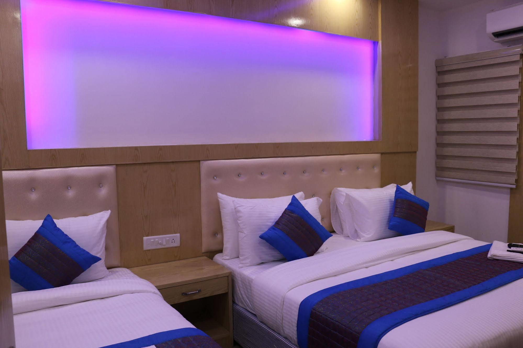 Hotel Prince Palace Deluxe - Paharganj - Нью-Дели Экстерьер фото