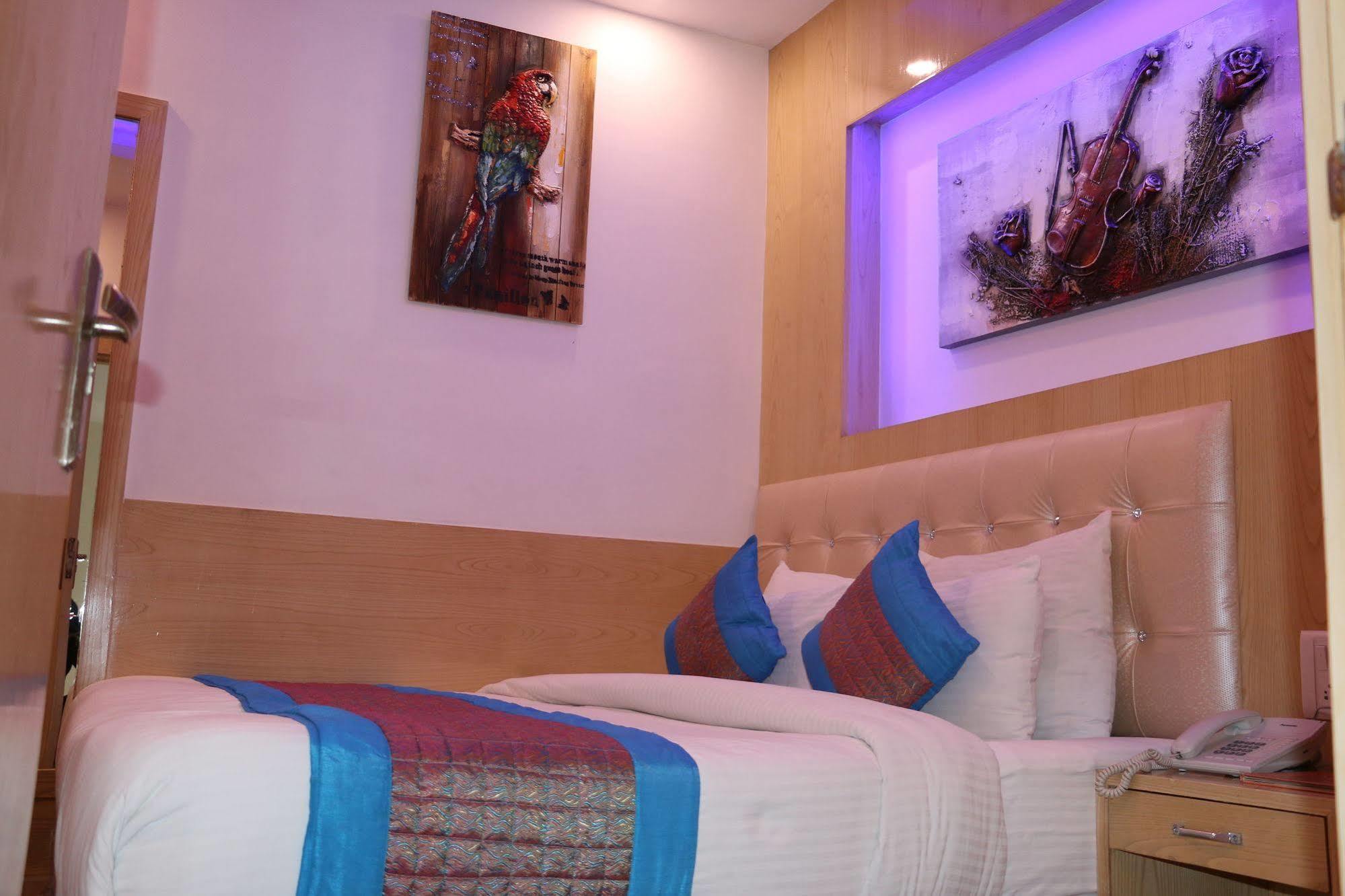 Hotel Prince Palace Deluxe - Paharganj - Нью-Дели Экстерьер фото