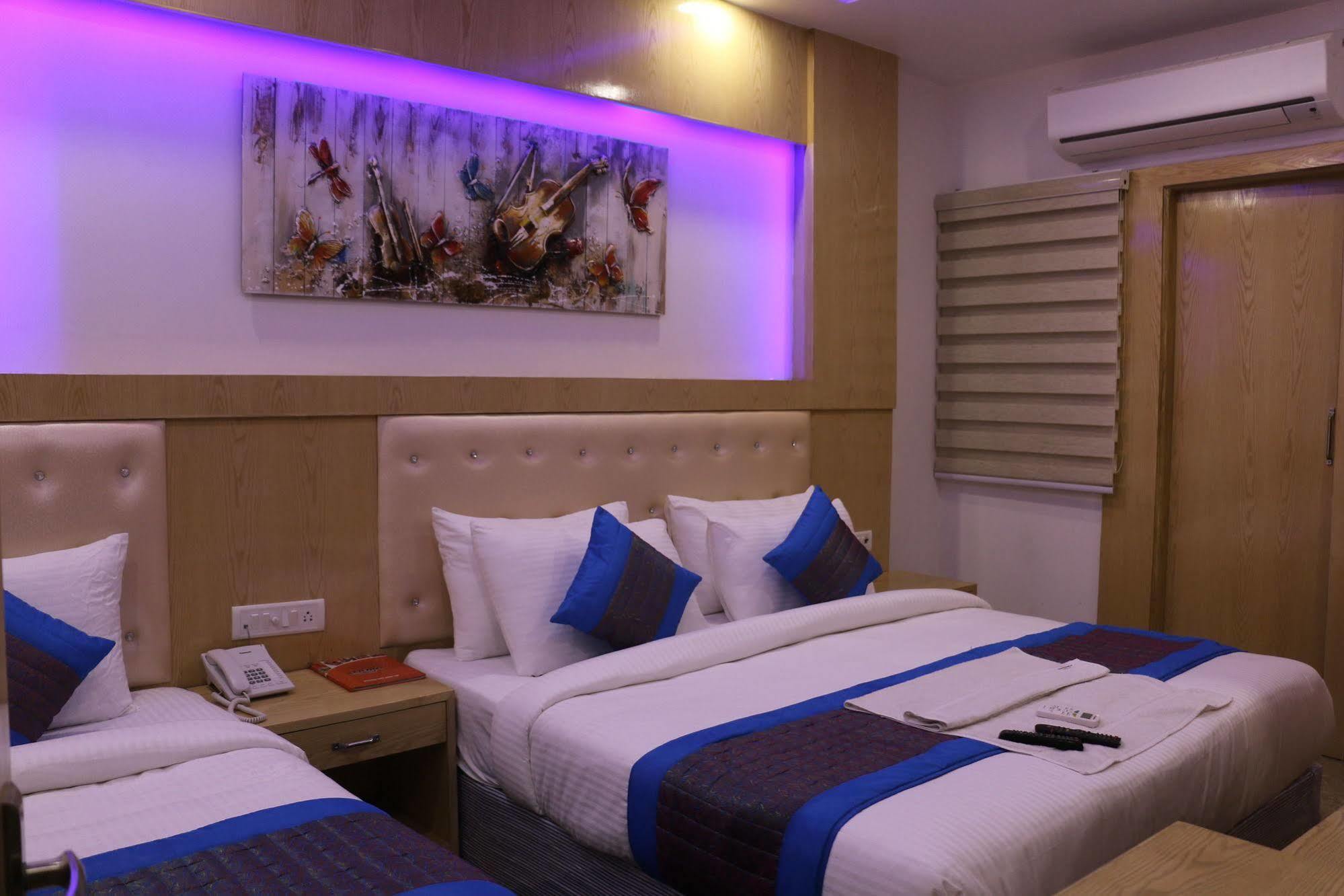 Hotel Prince Palace Deluxe - Paharganj - Нью-Дели Экстерьер фото