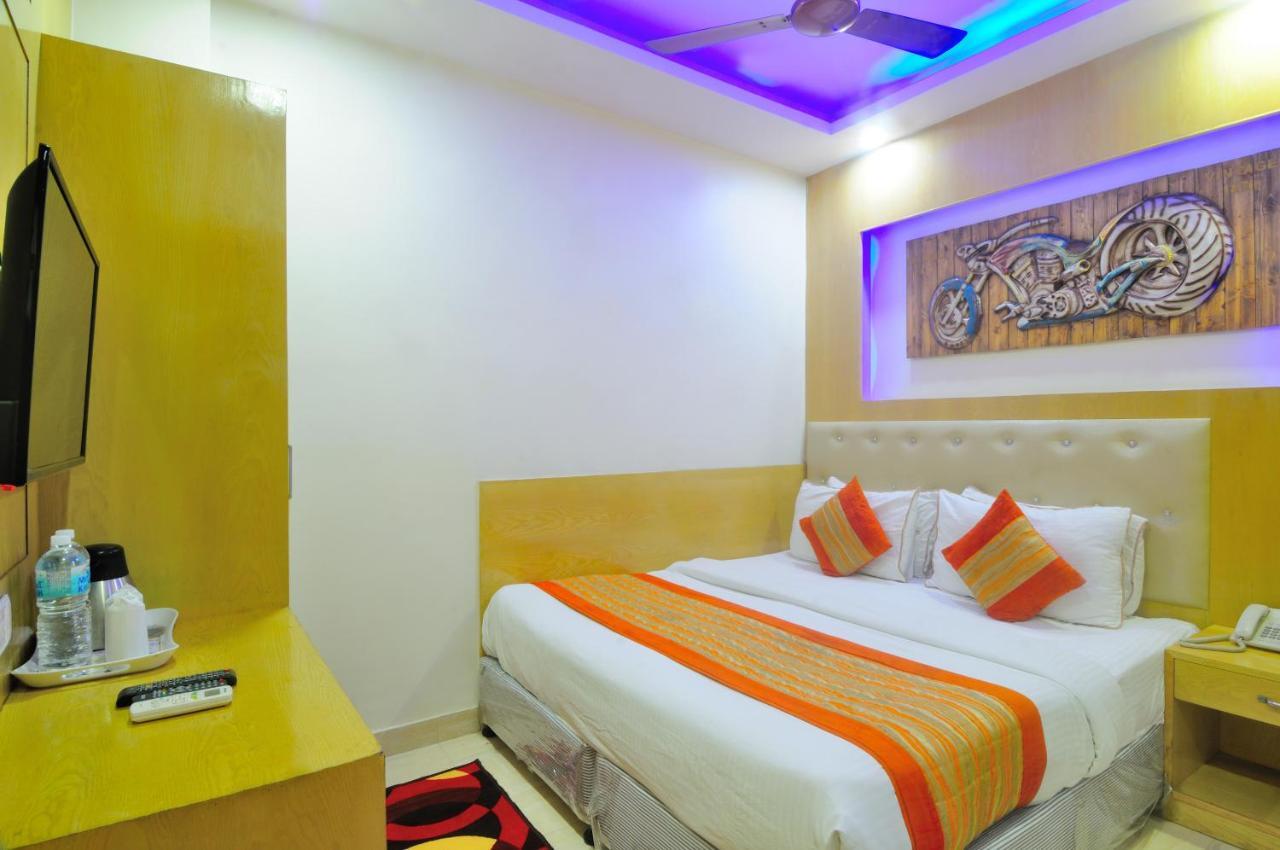 Hotel Prince Palace Deluxe - Paharganj - Нью-Дели Экстерьер фото
