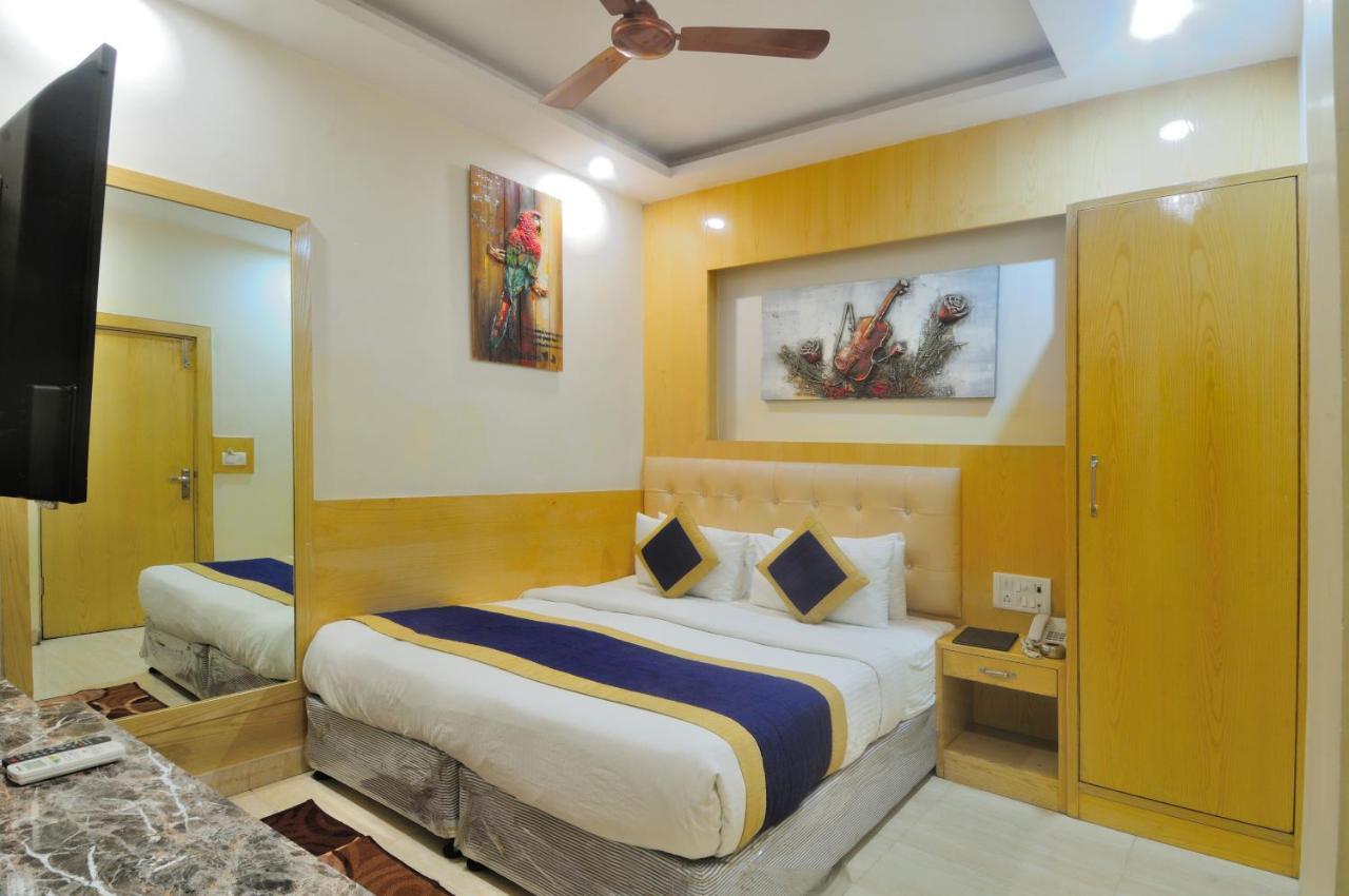 Hotel Prince Palace Deluxe - Paharganj - Нью-Дели Экстерьер фото