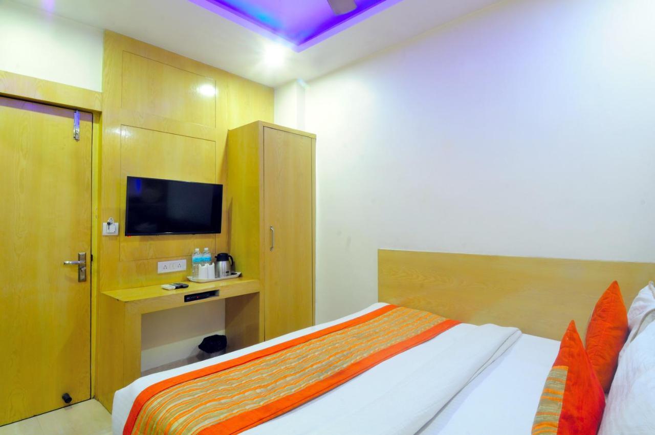 Hotel Prince Palace Deluxe - Paharganj - Нью-Дели Экстерьер фото