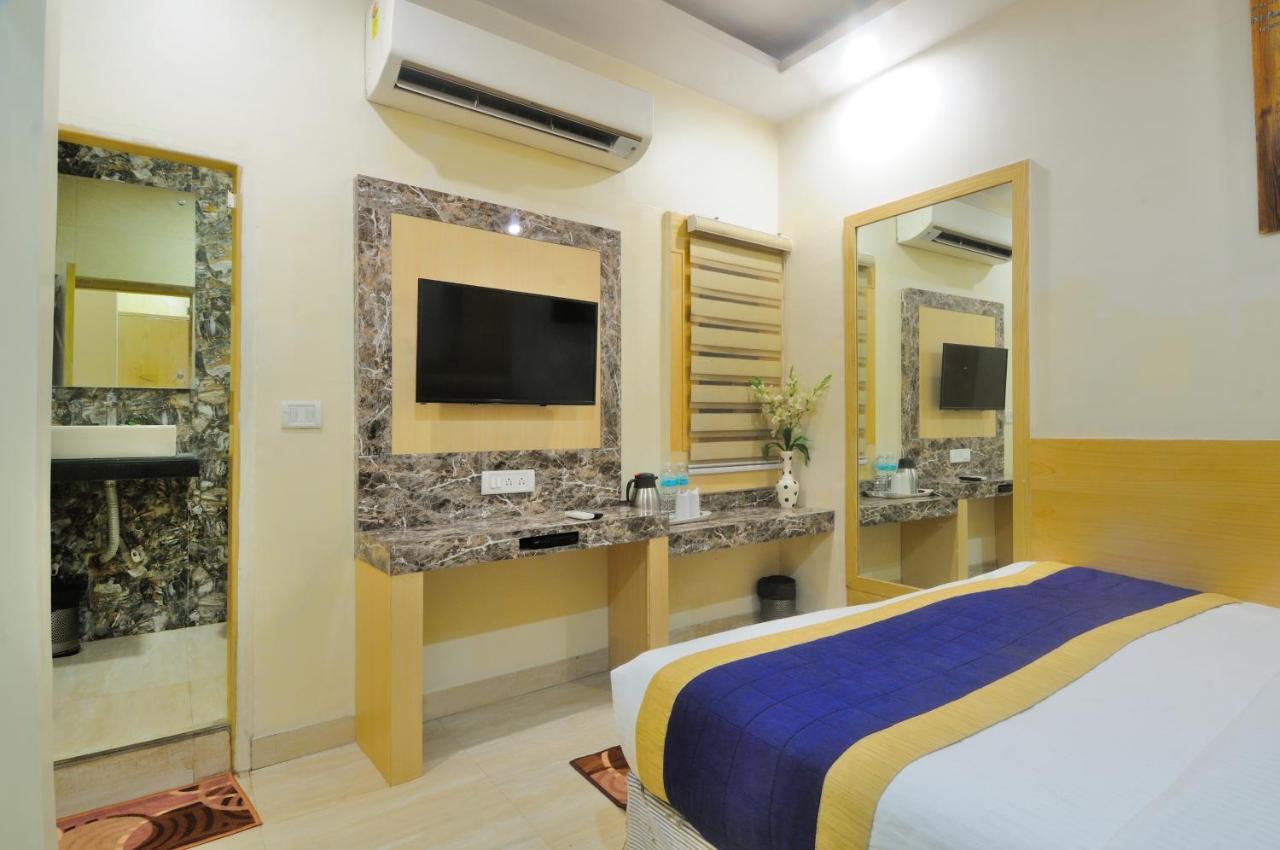 Hotel Prince Palace Deluxe - Paharganj - Нью-Дели Экстерьер фото